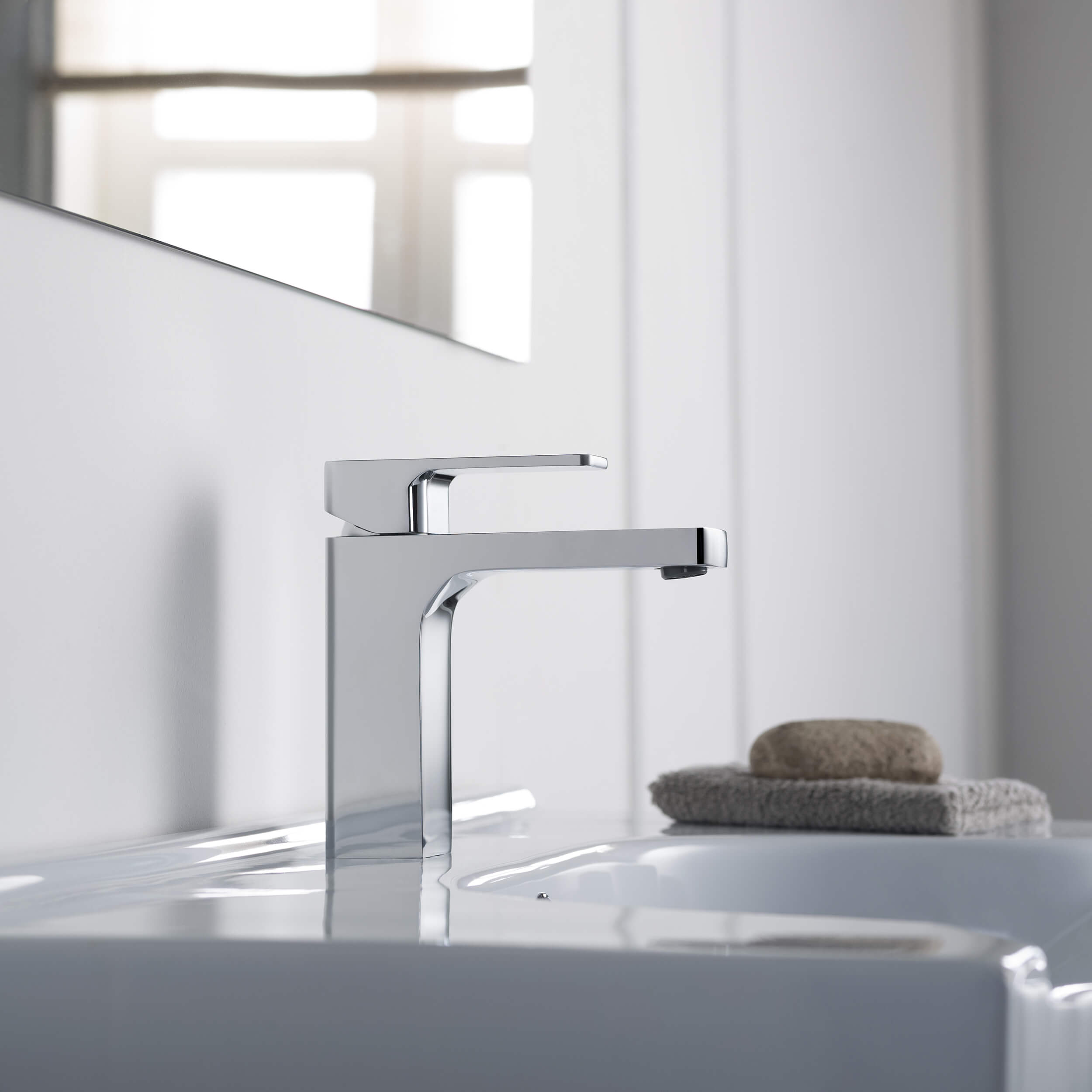 Fusion Single Handle Bathroom Vanity Sink Faucet with Pop Up Drain - CBF-1017