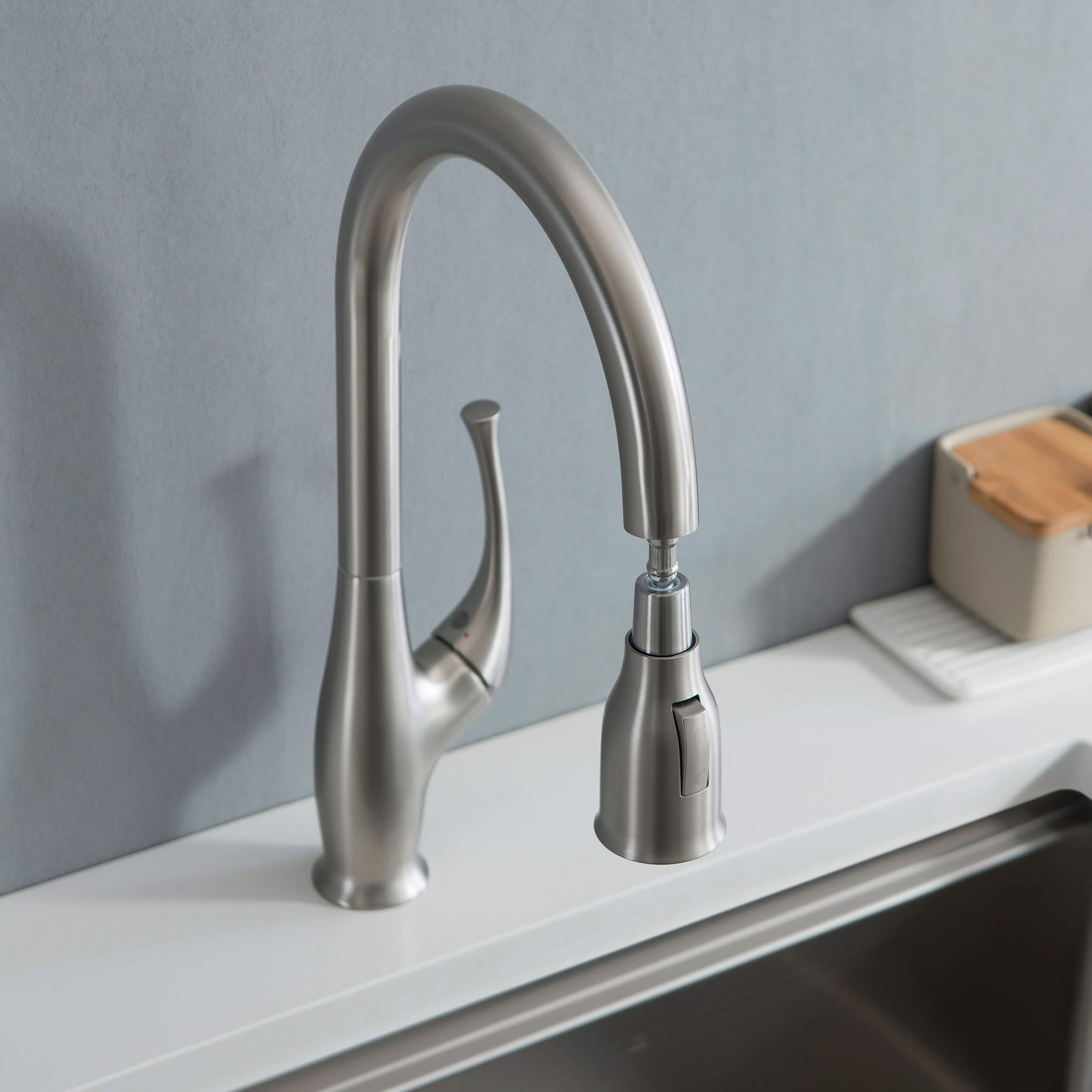 Kansas Single Handle Pull Down Kitchen Sink Faucet - CKF-2010