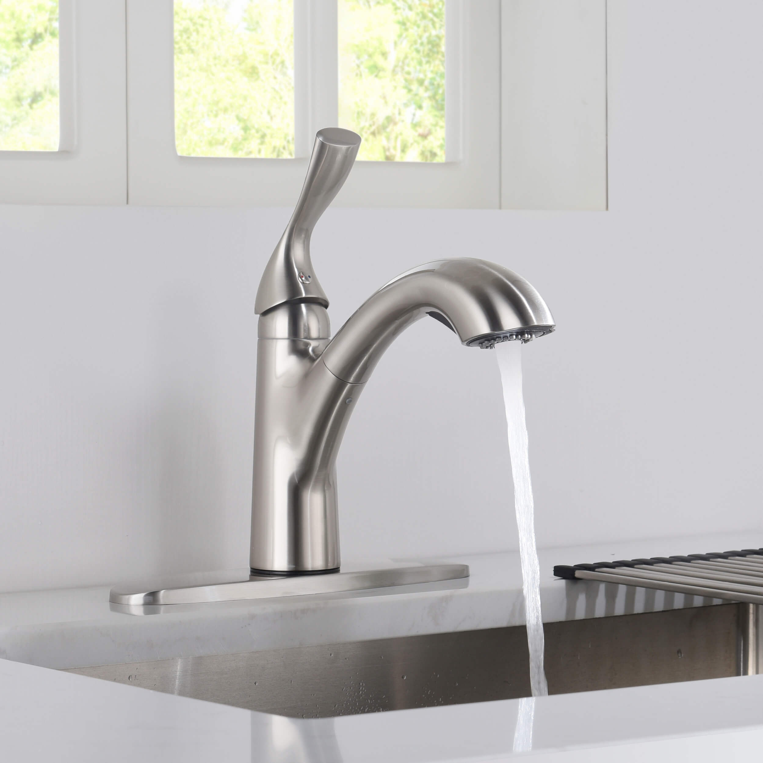 Value Collection - Single Handle Pull Out Kitchen Faucet - F103